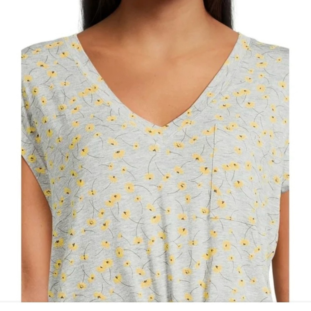 🌼Gray V-Neck Top with Yellow Floral Print